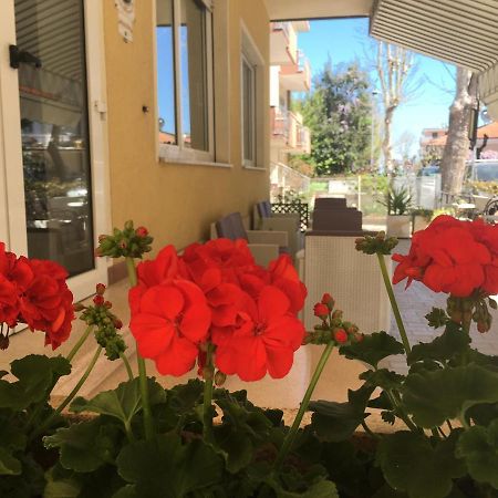 Hotel Villa Rinaldini Rimini Ngoại thất bức ảnh