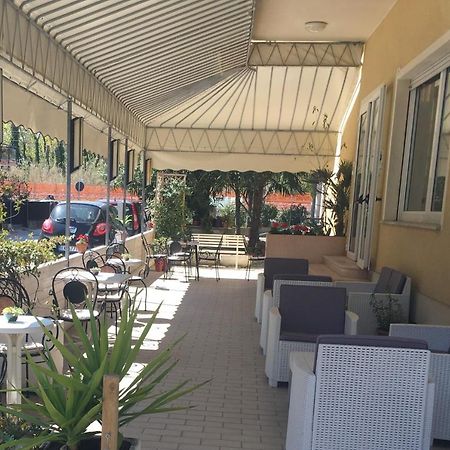 Hotel Villa Rinaldini Rimini Ngoại thất bức ảnh