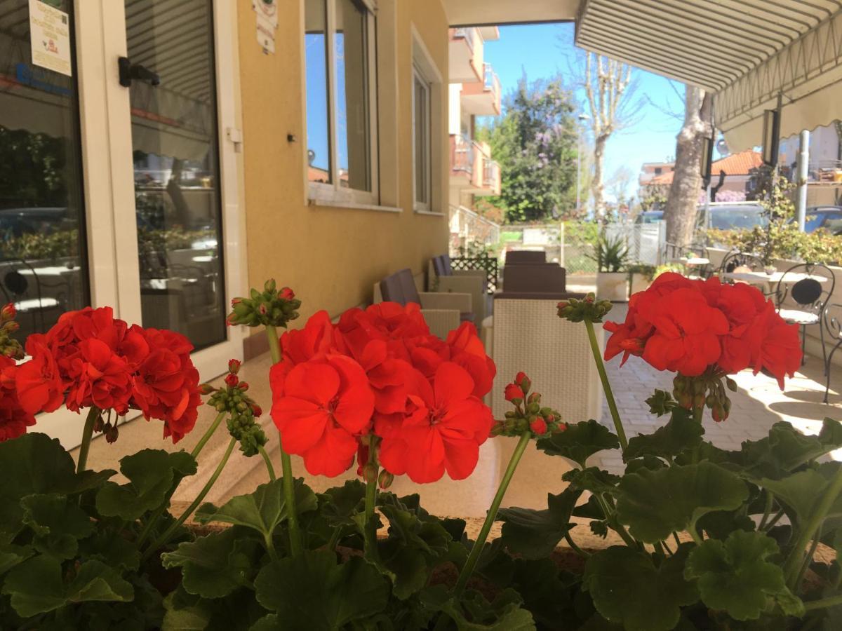 Hotel Villa Rinaldini Rimini Ngoại thất bức ảnh