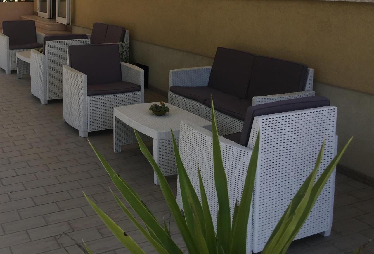 Hotel Villa Rinaldini Rimini Ngoại thất bức ảnh
