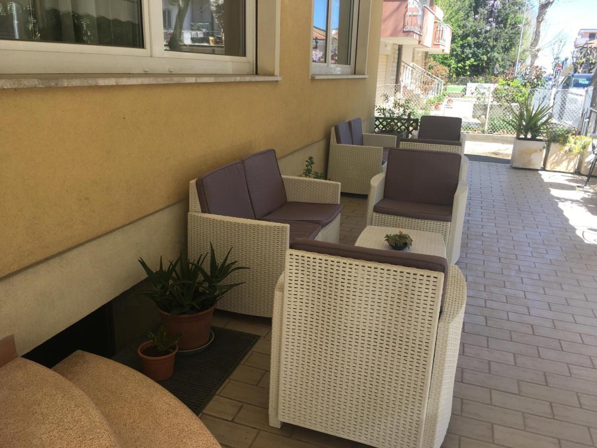 Hotel Villa Rinaldini Rimini Ngoại thất bức ảnh
