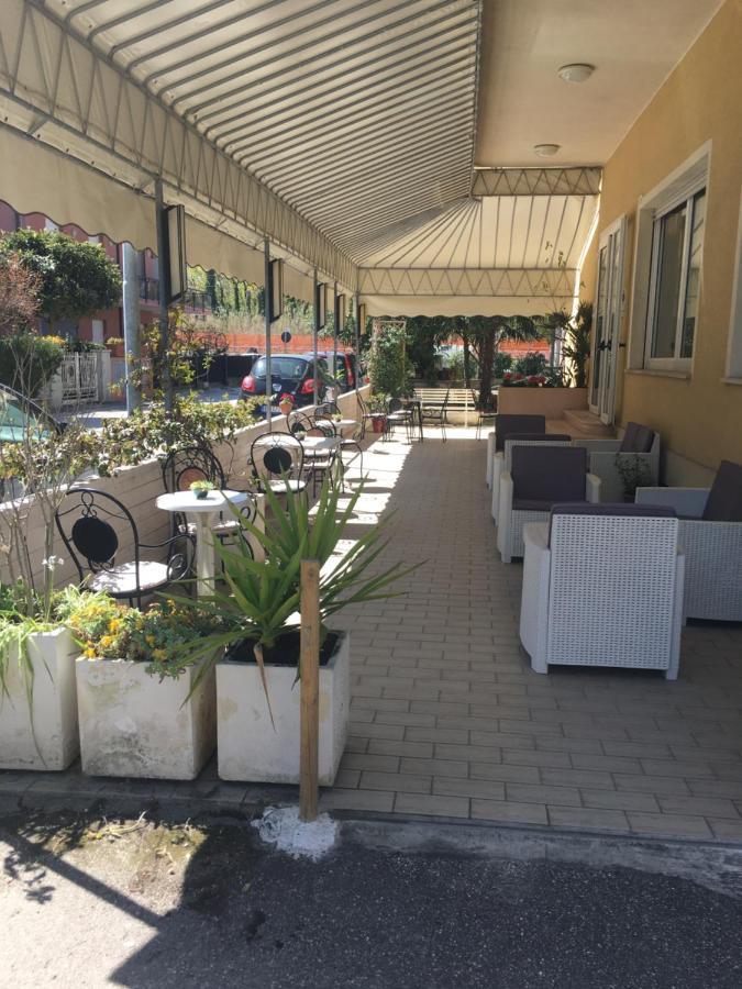 Hotel Villa Rinaldini Rimini Ngoại thất bức ảnh
